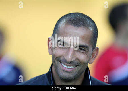 Udine, Italien. 13. August 2015. El-Jaish Head Coach Sabri Lamouchi während der freundlichen Vorsaison Fußballspiels Udinese Calcio V El Jaish Sportverein am 13. August 2015 im Friaul-Stadion in Udine, Italien. Bildnachweis: Andrea Spinelli/Alamy Live-Nachrichten Stockfoto