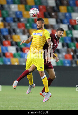 Udine, Italien. 13. August 2015. Udinese vorwärts Cyril Thereau während der freundlichen Vorsaison Fußballspiels Udinese Calcio V El Jaish Sportverein am 13. August 2015 im Friaul-Stadion in Udine, Italien. Bildnachweis: Andrea Spinelli/Alamy Live-Nachrichten Stockfoto