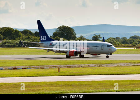 LN-RRE SAS Scandinavian Airlines Boeing 737-800 der Flughafen Manchester England uk eingetroffen Stockfoto