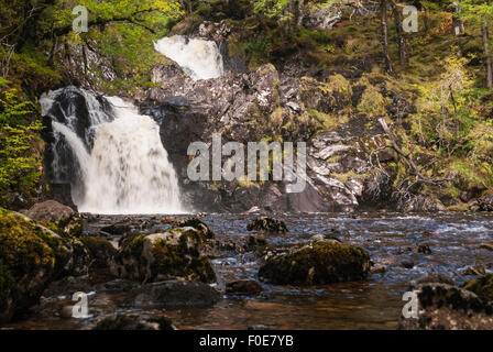 EAS Chia-Aig Wasserfall, auf die Abhainn Chia-Aig, im schottischen Hochland. Die Wasserfälle befinden sich in der Nähe von Loch Arkaig Stockfoto