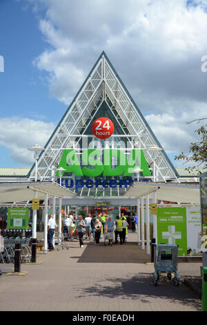 ASDA Supermarkt in Pudsey Bradford Yorkshire Stockfoto