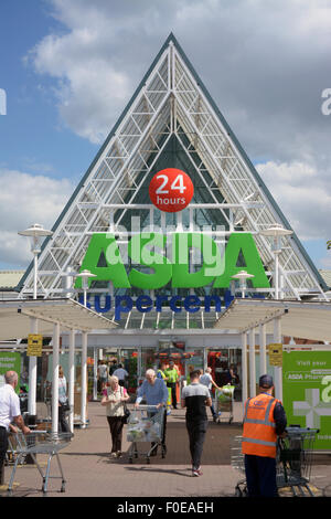 ASDA Supermarkt in Pudsey Bradford Yorkshire Stockfoto