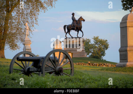 Gettysburg National Park Denkmal Kavallerie und Kanone bei Sonnenuntergang Stockfoto
