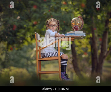 kleine Mädchen Schulportrait Stockfoto