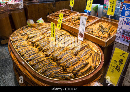 Gemüse zum Verkauf an Nishiki Markt, Kyoto Japan erhalten Stockfoto