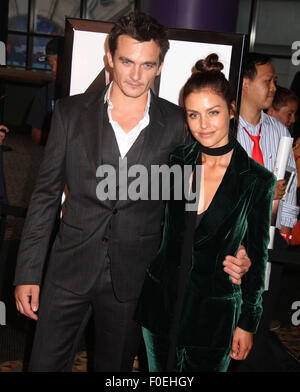 New York, New York, USA. 13. August 2015. Schauspieler RUPERT FRIEND und HANNAH WARE besuchen die New Yorker Premiere von "Hitman Agent 47" AMC Empire Theater statt. Bildnachweis: Nancy Kaszerman/ZUMA Draht/Alamy Live-Nachrichten Stockfoto