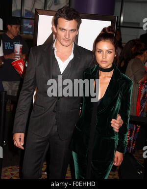 New York, New York, USA. 13. August 2015. Schauspieler RUPERT FRIEND und HANNAH WARE besuchen die New Yorker Premiere von "Hitman Agent 47" AMC Empire Theater statt. Bildnachweis: Nancy Kaszerman/ZUMA Draht/Alamy Live-Nachrichten Stockfoto