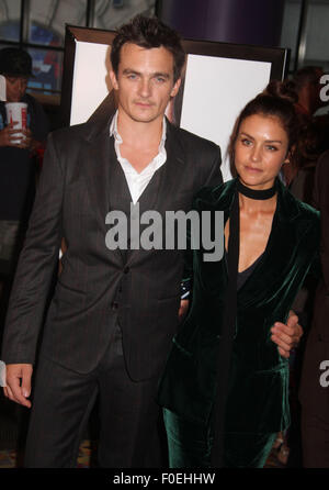 New York, New York, USA. 13. August 2015. Schauspieler RUPERT FRIEND und HANNAH WARE besuchen die New Yorker Premiere von "Hitman Agent 47" AMC Empire Theater statt. Bildnachweis: Nancy Kaszerman/ZUMA Draht/Alamy Live-Nachrichten Stockfoto