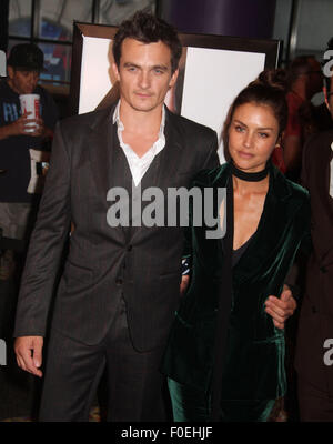 New York, New York, USA. 13. August 2015. Schauspieler RUPERT FRIEND und HANNAH WARE besuchen die New Yorker Premiere von "Hitman Agent 47" AMC Empire Theater statt. Bildnachweis: Nancy Kaszerman/ZUMA Draht/Alamy Live-Nachrichten Stockfoto