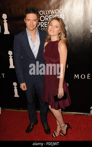 Los Angeles, Kalifornien, USA. 13. August 2015. Topher Grace, Ashley Hinshaw Teilnahme an der Hollywood Foreign Press Association jährlichen Zuschüsse Bankett im Beverly Wilshire Hotel in Beverly Hills, Kalifornien am 13. August 2015 statt. 2015-Credit: D. Long/Globe Fotos/ZUMA Draht/Alamy Live-Nachrichten Stockfoto