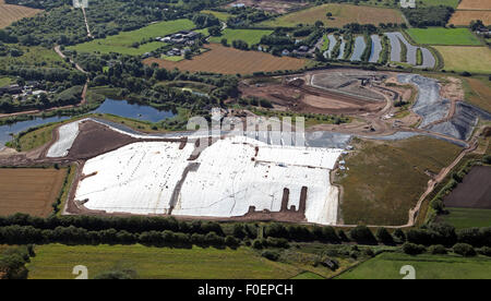Luftaufnahme eines Abfalls Tipp Recyclinganlage bei Rixton in der Nähe von Warrington, Cheshire, UK Stockfoto