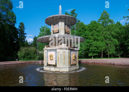 Peterhof-Palast.  Römische FountainsSaint-Petersburg, Russland-3. Juni 2015 Stockfoto