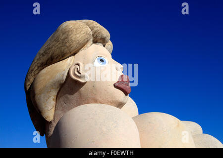 Skulptur 'La Madone du quartier Haut' oder 'La Mamma' von Richard Di Rosa in Sete, Languedoc-Roussillon, Frankreich Stockfoto