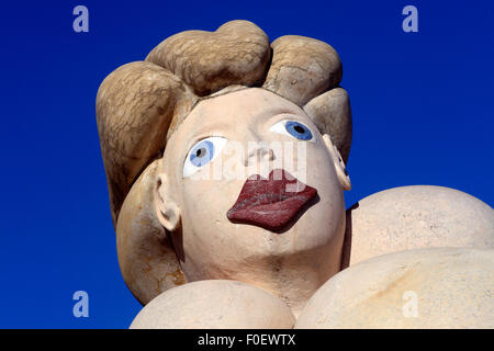 Skulptur 'La Madone du quartier Haut' oder 'La Mamma' von Richard Di Rosa in Sete, Languedoc-Roussillon, Frankreich Stockfoto