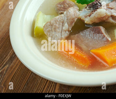 Isländische Suppe mit Fleisch - Islensk kjotsupa Stockfoto