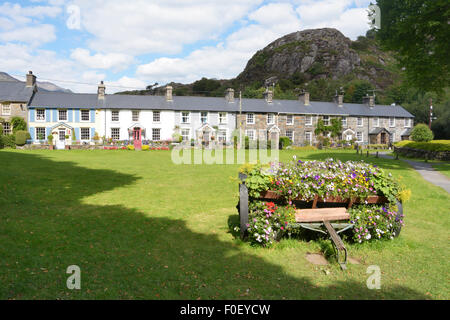 Das Dorf von Beddgelert (Gelerts Grab), eine touristische Attraktion in Snowdonia-Nationalpark. Stockfoto