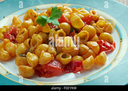 Pasta Alla Carrettiera - sizilianischen Rezept für italienische Pasta chifferi Stockfoto