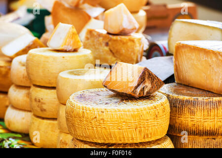 Verschiedene Arten von Bauernhof gemacht italienischen Käse aus Ziegenmilch hergestellt Stockfoto