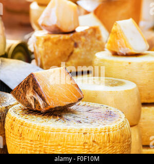 Verschiedene Arten von Bauernhof gemacht italienischen Käse aus Ziegenmilch hergestellt Stockfoto