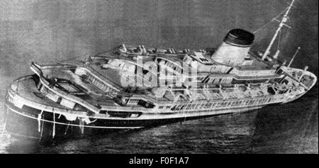 Transport / Transport, Navigation, Katastrophe, Abwurf der 'Andrea Doria' am 26.7.1956, nach Kollision mit der 'Stockholm' am 25.7.1956, nach Foto, Zusatzrechte-Freilichtungen-nicht vorhanden Stockfoto