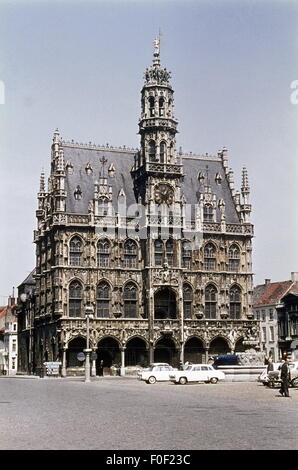 Geographie / Reisen, Belgien, Oudenaarde, Gebäude, Rathaus, Baujahr: 1526 - 1537 nach Hendrik van Pede, Außenansicht, 1950er Jahre, Additional-Rights-Clearences-not available Stockfoto