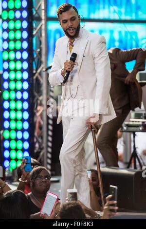 Jidenna auf der Bühne für NBC heute zeigen Konzert mit JANELLE MONAE, Rockefeller Plaza, New York, NY 14. August 2015. Foto von: Steven Ferdman/Everett Collection Stockfoto