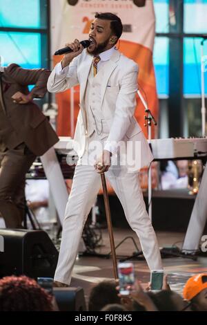 Jidenna auf der Bühne für NBC heute zeigen Konzert mit JANELLE MONAE, Rockefeller Plaza, New York, NY 14. August 2015. Foto von: Steven Ferdman/Everett Collection Stockfoto