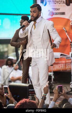 Jidenna auf der Bühne für NBC heute zeigen Konzert mit JANELLE MONAE, Rockefeller Plaza, New York, NY 14. August 2015. Foto von: Steven Ferdman/Everett Collection Stockfoto