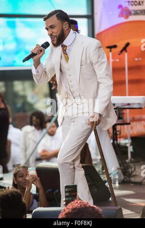 Jidenna auf der Bühne für NBC heute zeigen Konzert mit JANELLE MONAE, Rockefeller Plaza, New York, NY 14. August 2015. Foto von: Steven Ferdman/Everett Collection Stockfoto