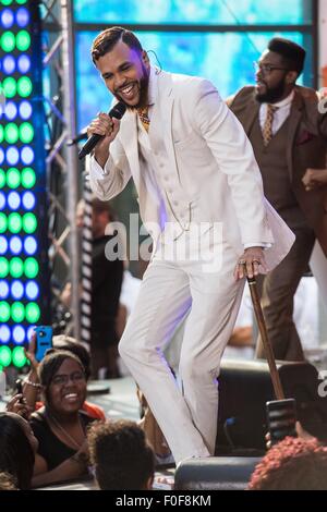 Jidenna auf der Bühne für NBC heute zeigen Konzert mit JANELLE MONAE, Rockefeller Plaza, New York, NY 14. August 2015. Foto von: Steven Ferdman/Everett Collection Stockfoto