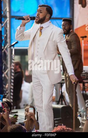 Jidenna auf der Bühne für NBC heute zeigen Konzert mit JANELLE MONAE, Rockefeller Plaza, New York, NY 14. August 2015. Foto von: Steven Ferdman/Everett Collection Stockfoto