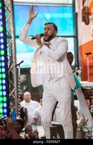 Jidenna auf der Bühne für NBC heute zeigen Konzert mit JANELLE MONAE, Rockefeller Plaza, New York, NY 14. August 2015. Foto von: Steven Ferdman/Everett Collection Stockfoto