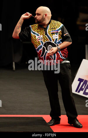 HBF-Stadion-Perth, Australien. 14. August 2015. TabTouch Perth Dart Masters, Kyle Anderson in Aktion. Bildnachweis: Aktion Plus Sport/Alamy Live-Nachrichten Stockfoto