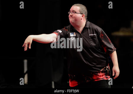 HBF-Stadion-Perth, Australien. 14. August 2015. TabTouch Perth Dart Masters, Stephen Bunting in Aktion. Bildnachweis: Aktion Plus Sport/Alamy Live-Nachrichten Stockfoto