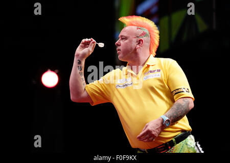 HBF-Stadion-Perth, Australien. 14. August 2015. TabTouch Perth Dart Masters, Peter Wright in Aktion. Bildnachweis: Aktion Plus Sport/Alamy Live-Nachrichten Stockfoto