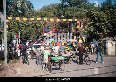 Amritsar, Punjab, Indien. Bahnübergang nahe der Grenze zu Parkistan. Stockfoto