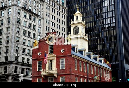 Boston, Massachusetts historische 1713 Old State House an der Ecke des Staates und Washington Street Stockfoto