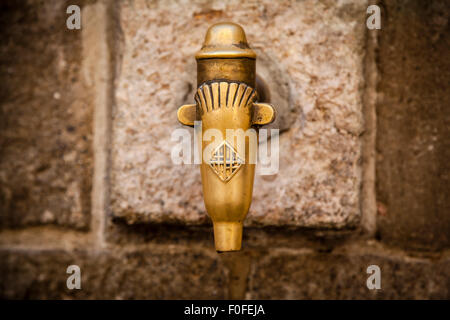 Antike Straße trinken-Wasser-Quelle im Barri Gotic, Barcelona, Katalonien, Spanien Stockfoto