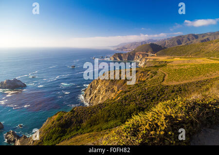 Bixby Creek Bridge gesehen entlang Highway One in Big Sur, Kalifornien Stockfoto