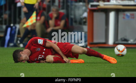 München, Deutschland. 14. August 2015. Bayern Robert Lewandowski reagiert während der deutschen Teilung der ersten Bundesliga-Fußball-Spiel zwischen Bayern München und Hamburger SV in München, Deutschland, am 14. August 2015. Bayern gewann 5: 0. Bildnachweis: Philippe Ruiz/Xinhua/Alamy Live-Nachrichten Stockfoto