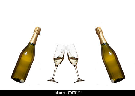 Glas Wein und roten Wein weiss Hintergrund, Cin Cin, prosit, frohes neues Jahr, toast Stockfoto