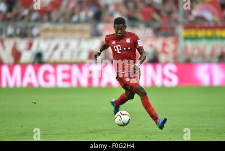 München, Deutschland. 14. August 2015. Münchens David Alaba in Aktion während der deutschen Fußball-Bundesliga-Fußball match zwischen Bayern München und dem Hamburger SV in der Allianz Arena in München, 14. August 2015. Foto: PETER KNEFFEL/Dpa/Alamy Live News Stockfoto