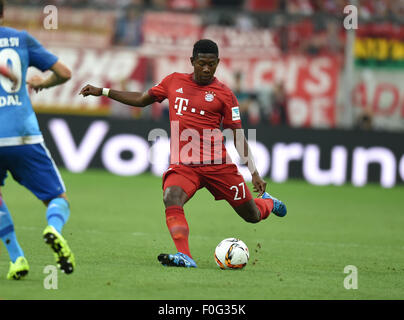 München, Deutschland. 14. August 2015. Münchens David Alaba in Aktion während der deutschen Fußball-Bundesliga-Fußball match zwischen Bayern München und dem Hamburger SV in der Allianz Arena in München, 14. August 2015. Foto: PETER KNEFFEL/Dpa/Alamy Live News Stockfoto