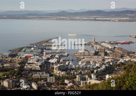 Waterfront von Kapstadt und die Tafelbucht Stockfoto