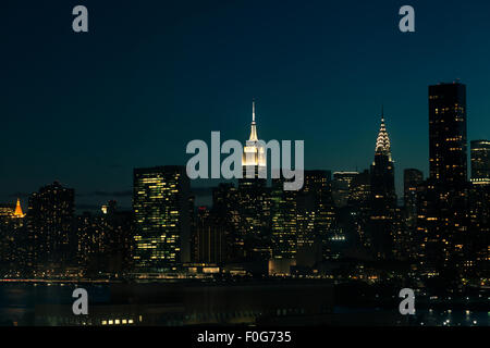 New York City Manhattan Midtown Stadtbild bei Nacht. Stockfoto