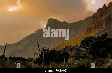 Ein Blick auf den Sonnenuntergang des El Capitan in Guadalupe Mountains Nationalpark, TX Stockfoto
