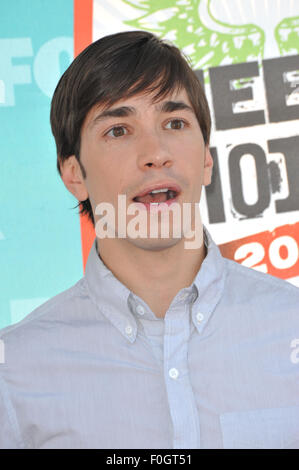 LOS ANGELES, CA - 8. August 2010: Justin Long in der 2010 Teen Choice Awards im Gibson Amphitheatre, Universal Studios, Hollywood. Stockfoto