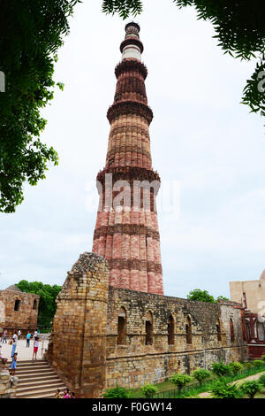 Qutab Minar zum UNESCO-Weltkulturerbe Qutb minar Delhi Indien Stockfoto