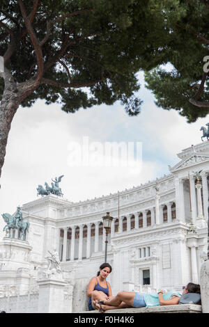 Mitte Sommer in Rom, leer von italienischen, voller Touristen Stockfoto