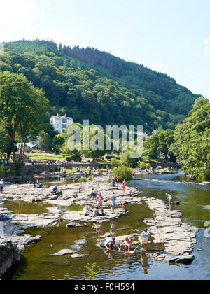 Fluss Dee in Llangollen Denbighshire Wales UK Stockfoto
